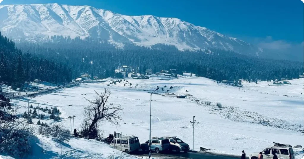 Top 10 Tourist Places in Jammu and Kashmir