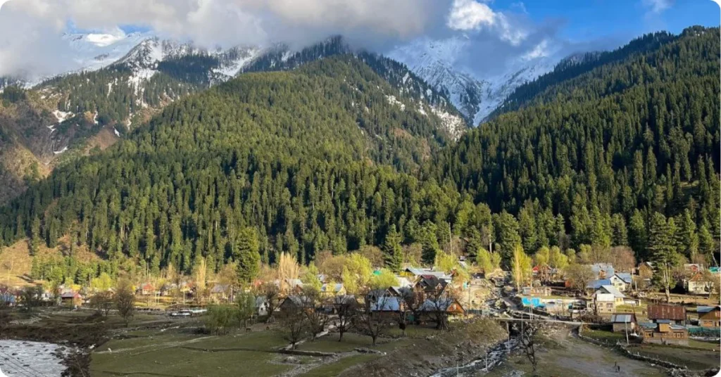 Top 10 Tourist Places in Jammu and Kashmir